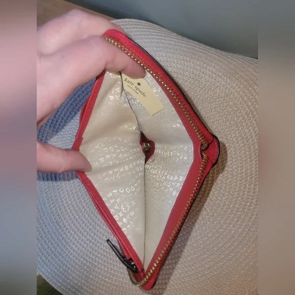 Kate Spade small zip-around wallet in bright red EUC - Picture 4 of 8